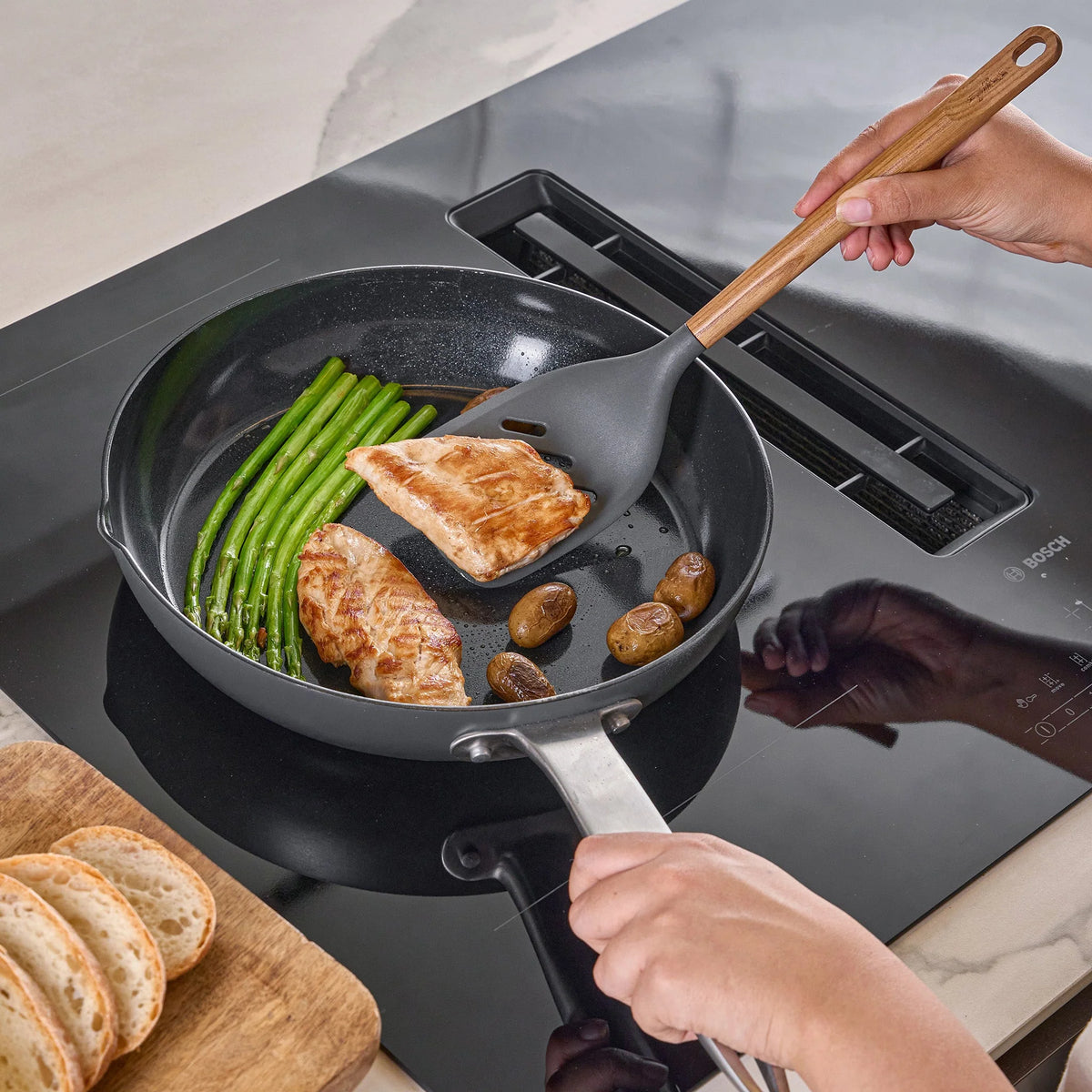 Oak Wood Slotted Turner – The Kitchen Shop
